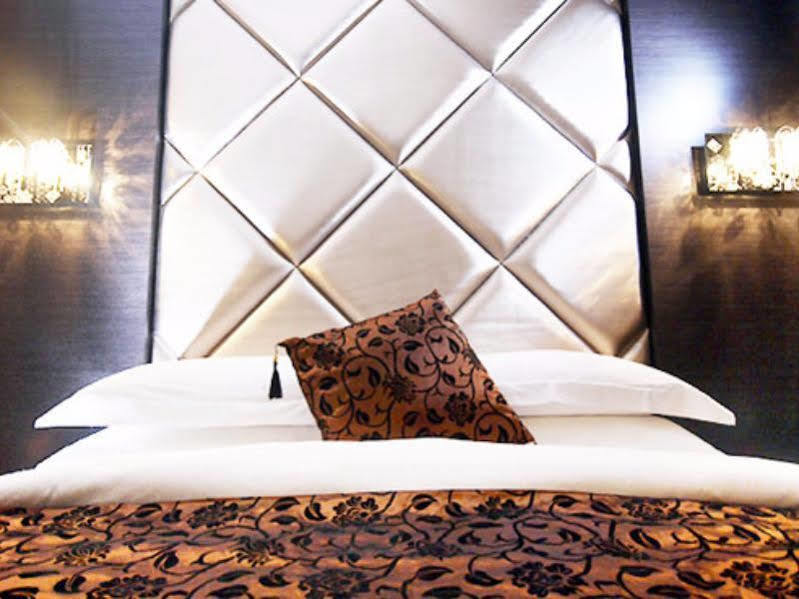 The Riverside Hotel Fashion Kaohsiung Exterior photo