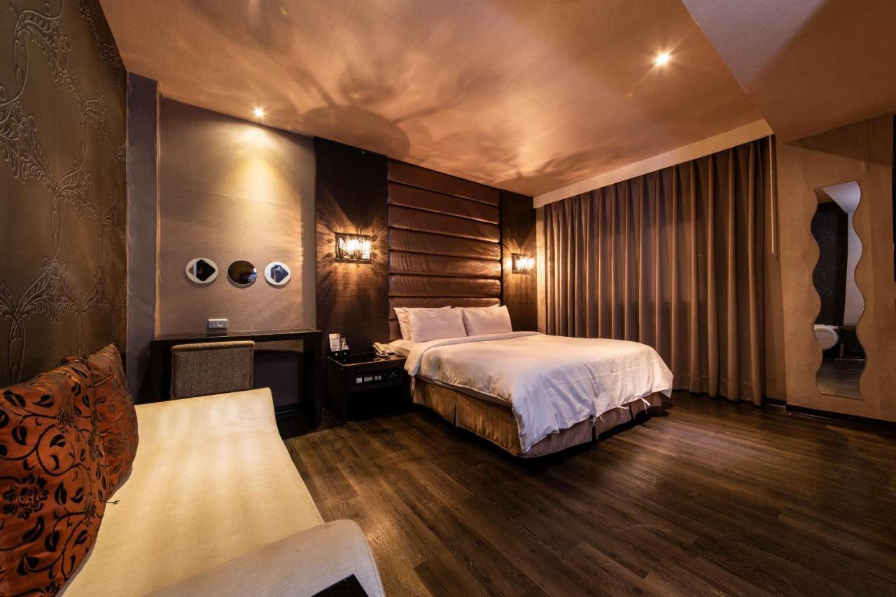 The Riverside Hotel Fashion Kaohsiung Exterior photo