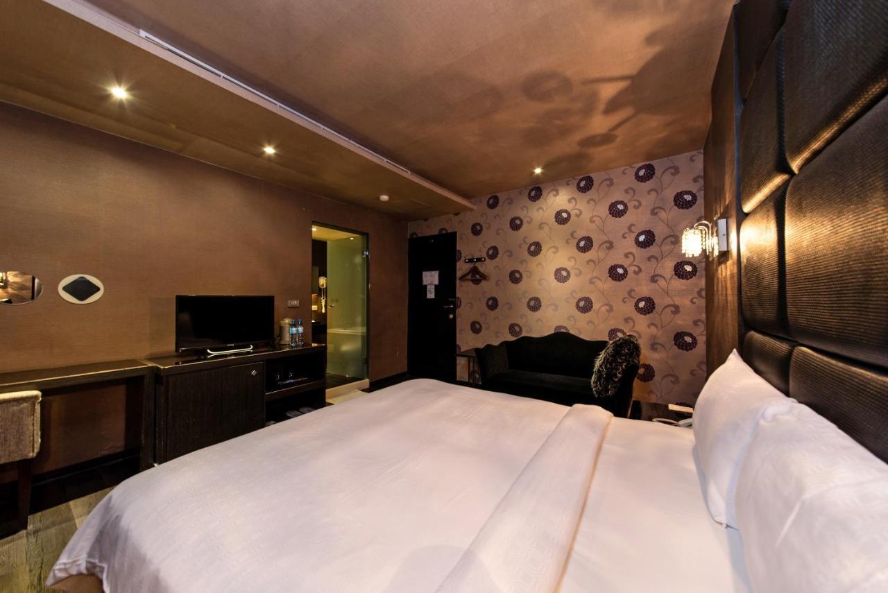 The Riverside Hotel Fashion Kaohsiung Exterior photo